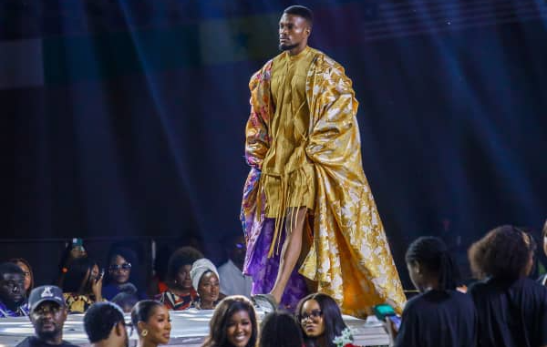 Delphino-Runway-Showcase-e1746266982215.png