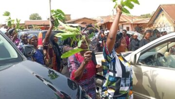 JUST IN: Plateau Women Protest Detentions, Stop Mass Burial After Attacks